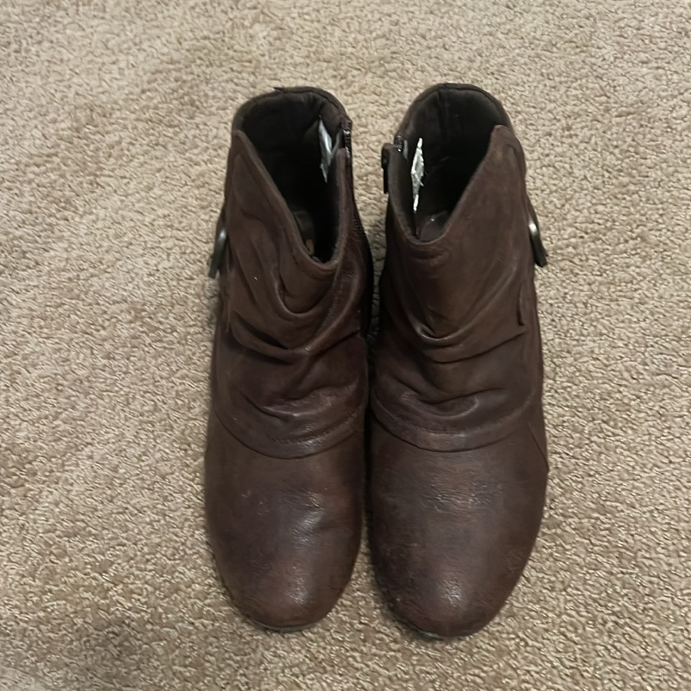 Boots - Picture 2 of 3